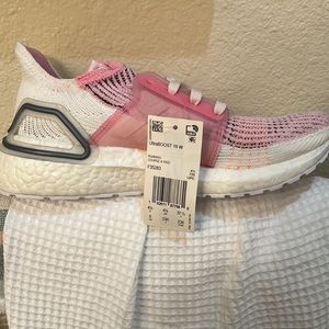 NWT Adidas Ultraboost 19